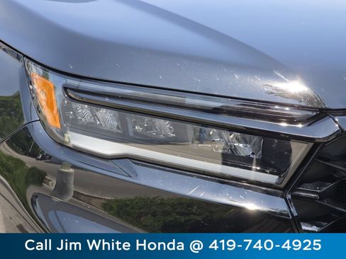 Used 2025 Honda Pilot Black Edition image 17