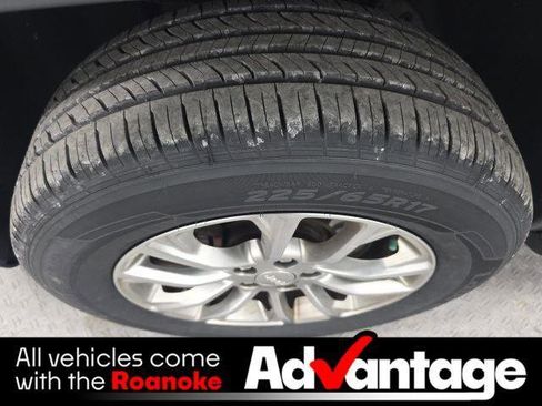 Used 2019 Jeep Cherokee Latitude Plus w/ Comfort/Convenience Group image 30