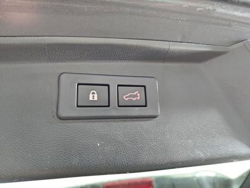 Used 2023 Subaru Outback Premium AWD/4WD image 31