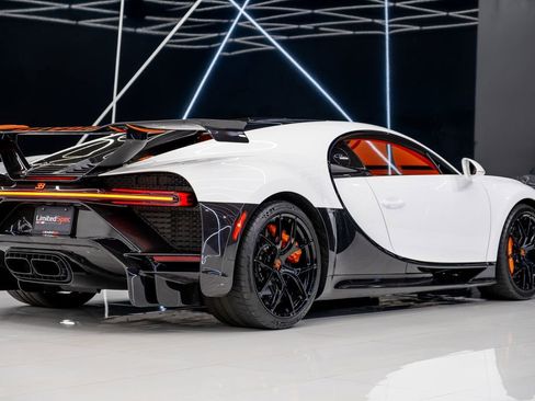 Used 2022 Bugatti Chiron Pur Sport image 19