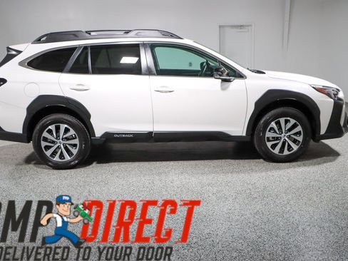 Used 2024 Subaru Outback Premium AWD/4WD image 6