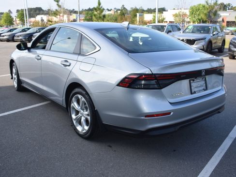Used 2023 Honda Accord LX image 7