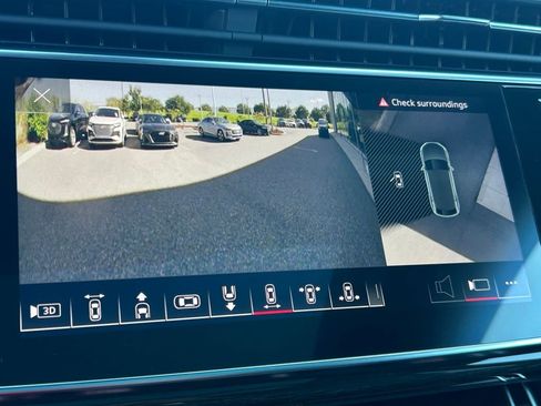 New 2025 Audi Q8 Premium image 30