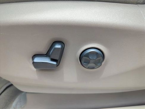 Used 2018 Chrysler Pacifica Touring-L w/ Advanced Safetytec Group FWD image 30