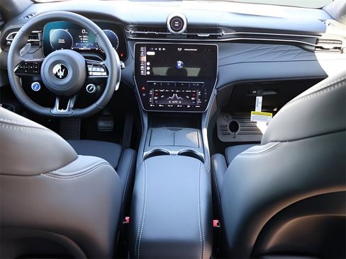 New 2025 Maserati Grecale GT image 15