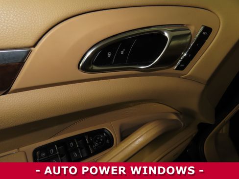 Used 2012 Porsche Cayenne S image 7