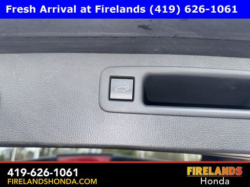 Used 2020 Toyota Highlander XLE image 32