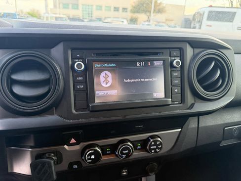 Used 2019 Toyota Tacoma SR w/ SR Convenience Package image 8