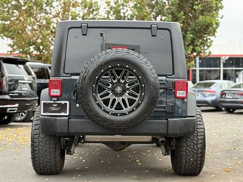 Used 2017 Jeep Wrangler Unlimited Rubicon image 29