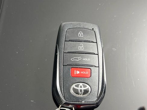 Used 2025 Toyota Crown Signia image 36