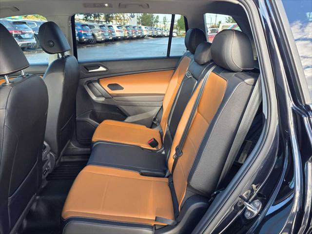 Used 2019 Volkswagen Tiguan SEL w/ 3rd Row Seat Package AWD/4WD image 16