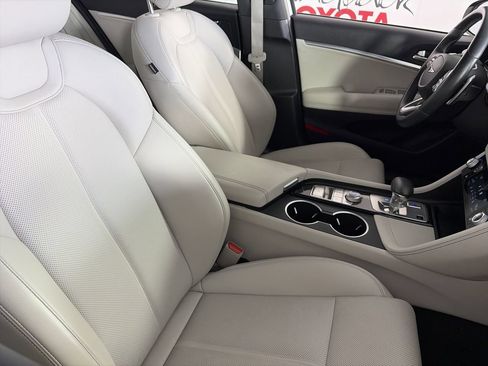 Used 2025 Genesis G70 2.5T AWD/4WD image 24