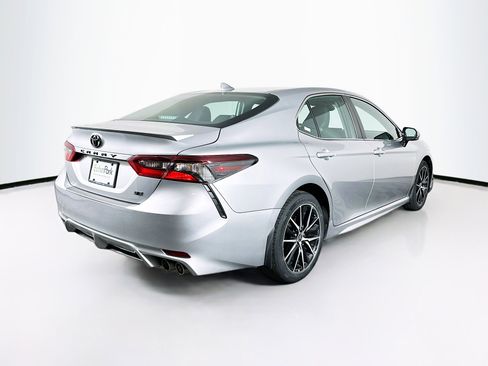 Used 2023 Toyota Camry SE image 9