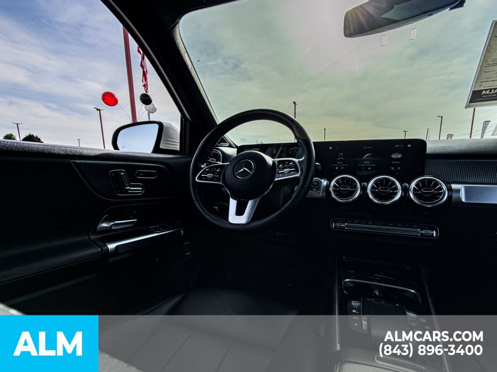 Used 2022 Mercedes-Benz GLB 250 4MATIC w/ Premium Package image 20