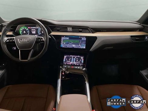 Used 2024 Audi Q8 e-tron Premium image 12