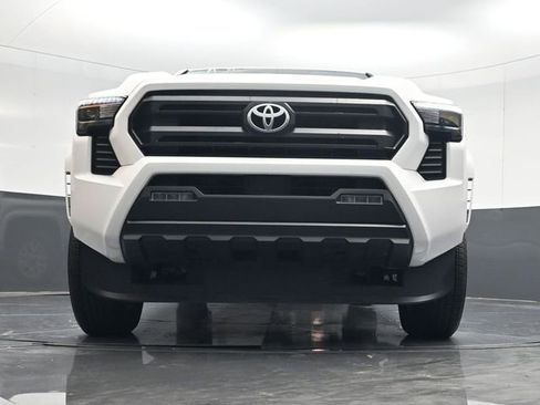 Used 2024 Toyota Tacoma SR5 AWD/4WD image 55