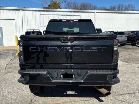 Used 2021 Chevrolet Silverado 2500 Custom w/ Custom Value Package AWD/4WD image 4