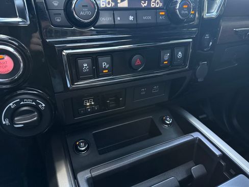 Used 2021 Nissan Titan Platinum Reserve w/ Moonroof Package AWD/4WD image 27