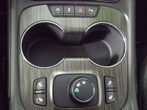 Used 2020 GMC Acadia SLT image 17