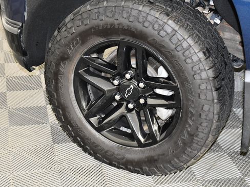 Used 2021 Chevrolet Silverado 1500 Custom Trail Boss AWD/4WD image 55