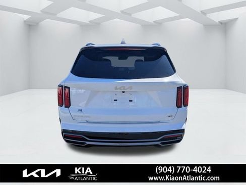 Used 2023 Kia Sorento SX image 4