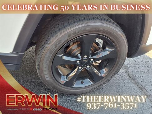 Certified 2023 Jeep Grand Cherokee Altitude image 10