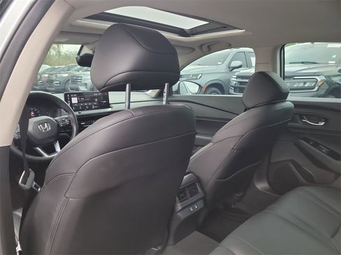 Used 2024 Honda Accord Touring image 10