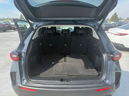 Used 2025 Nissan Versa SV image 31