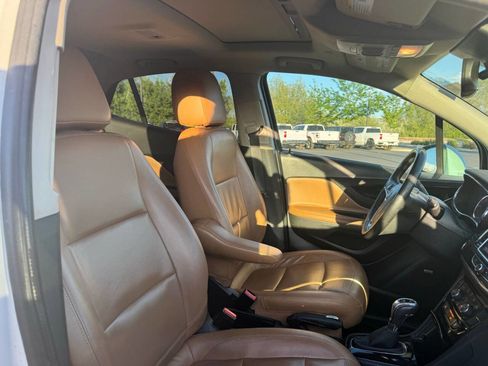 Used 2018 Buick Encore Premium w/ Experience Buick Package AWD/4WD image 16