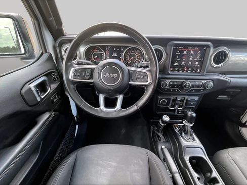 Used 2023 Jeep Wrangler Unlimited Sahara w/ Cold Weather Group AWD/4WD image 6