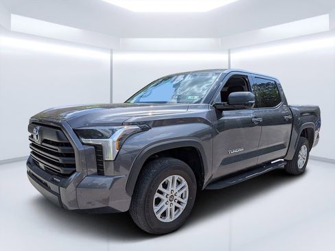 Used 2023 Toyota Tundra SR5 w/ SR5 Premium Package AWD/4WD image 7