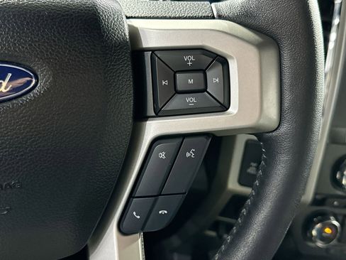 Used 2017 Ford F150 Lariat image 19