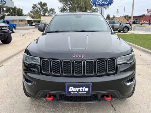 Used 2018 Jeep Grand Cherokee Trailhawk w/ Trailhawk Luxury Group image 3