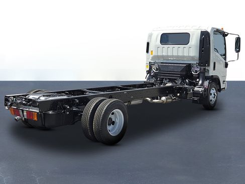 New 2025 Chevrolet Low Cab Forward Base image 2