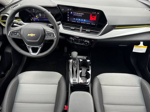 New 2026 Chevrolet Trax LT w/ Driver Confidence Package image 12