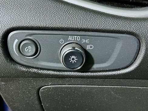 Used 2022 Chevrolet Malibu LT FWD image 10
