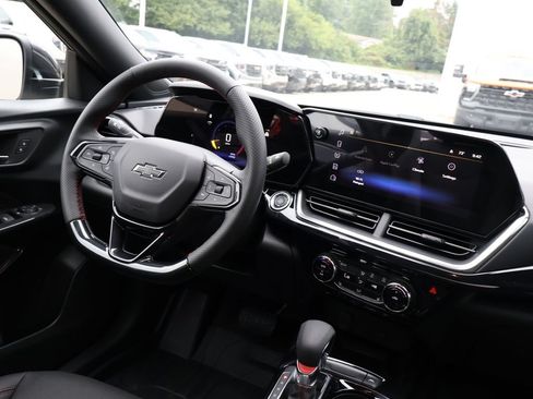 New 2026 Chevrolet Trax RS w/ Sunroof Package FWD image 27