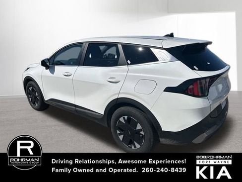 Used 2026 Kia Sportage LX image 3