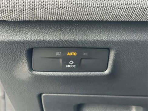 Used 2025 Volkswagen Tiguan S image 16