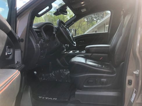 Used 2019 Nissan Titan PRO-4X image 24