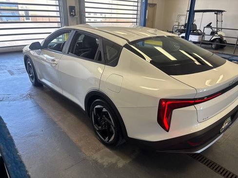 Used 2025 Kia K4 EX FWD image 7