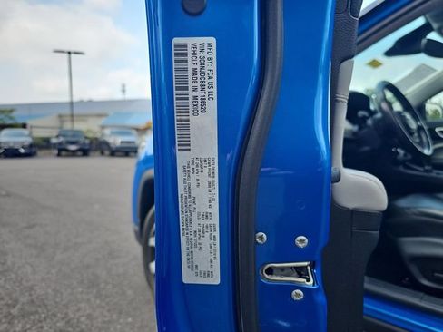 Used 2022 Jeep Compass Limited AWD/4WD image 36