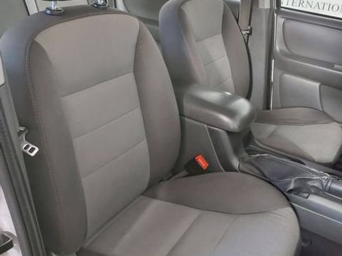Used 2005 Ford Escape XLS FWD image 16