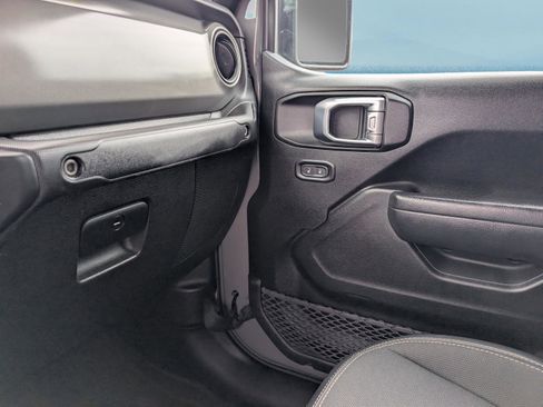 Used 2023 Jeep Gladiator Sport image 29