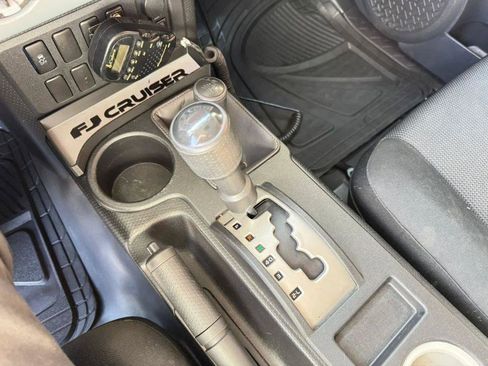 Used 2014 Toyota FJ Cruiser 4WD w/ Convenience Package image 17