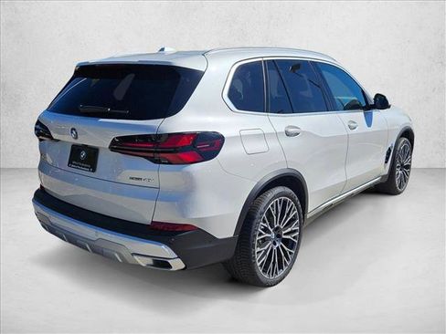 New 2026 BMW X5 xDrive40i w/ Climate Comfort Package image 5