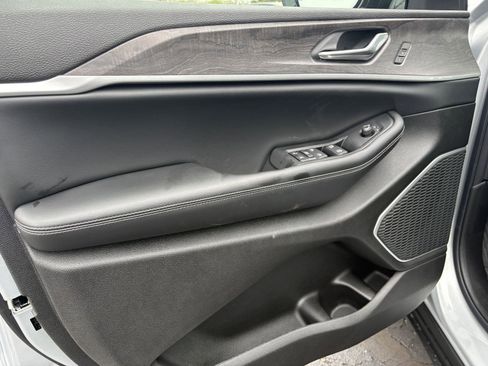 New 2026 Jeep Grand Cherokee L Limited image 15