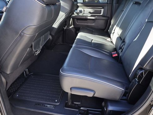 Used 2018 RAM 3500 Laramie Longhorn image 17