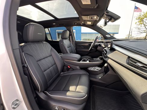 Certified 2025 Buick Enclave Avenir w/ Super Cruise Package image 58