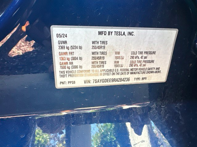 Used 2024 Tesla Model Y Long Range AWD/4WD image 13